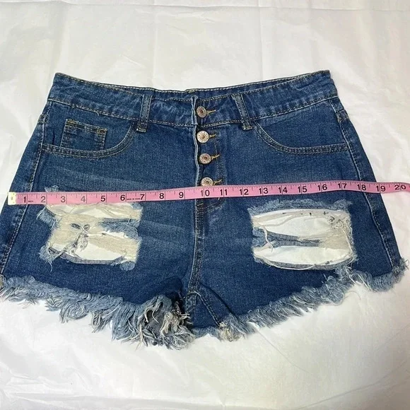 Ladies denim, Jean shorts, medium, baseball pockets - Picture 6 of 7